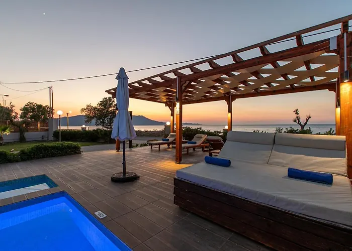 Niovi Seaside Suites