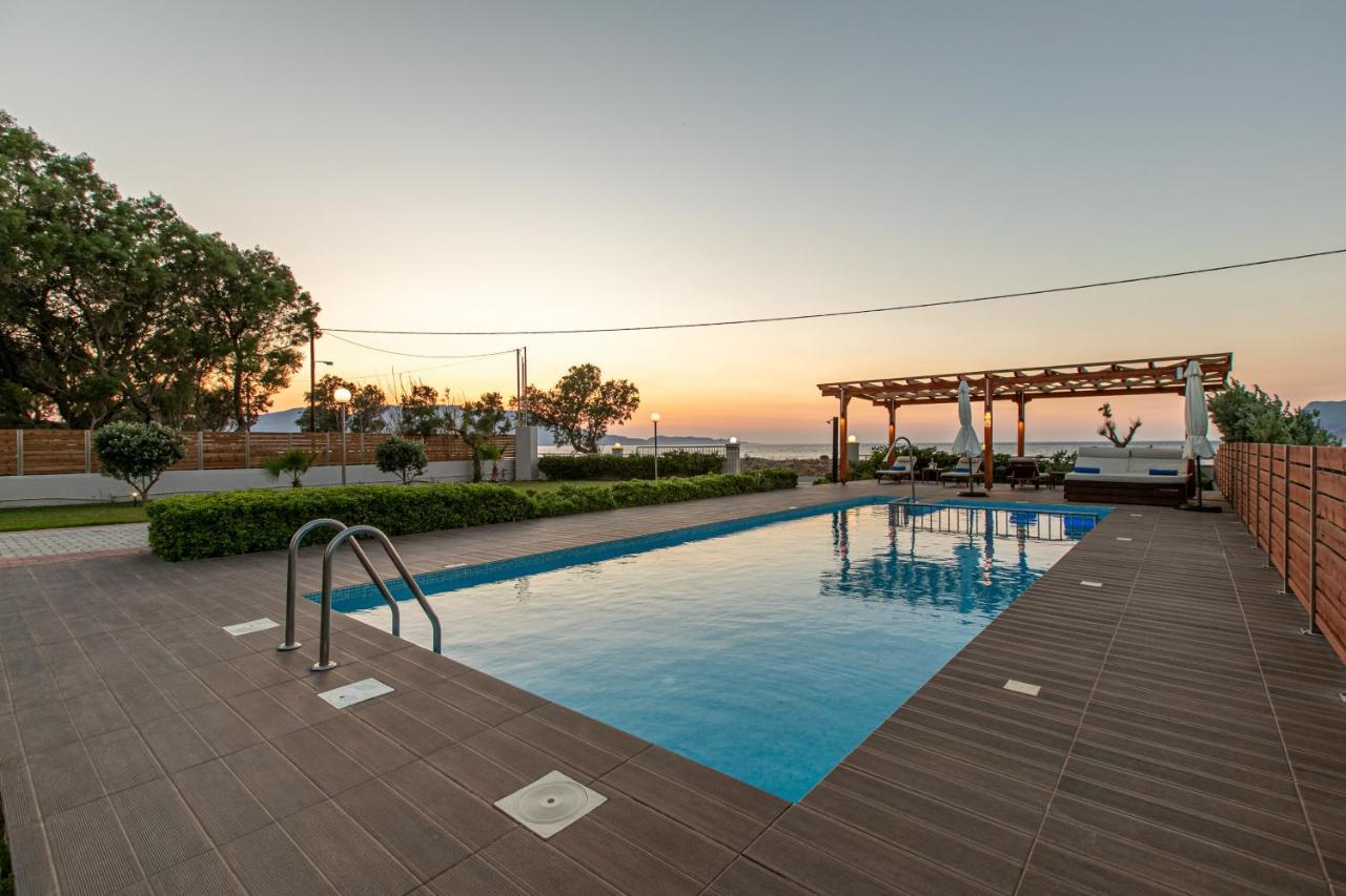 Niovi Seaside Appartement *