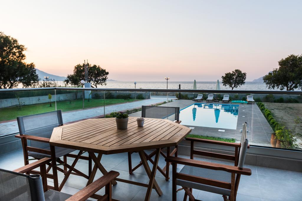 Niovi Seaside Appartement *