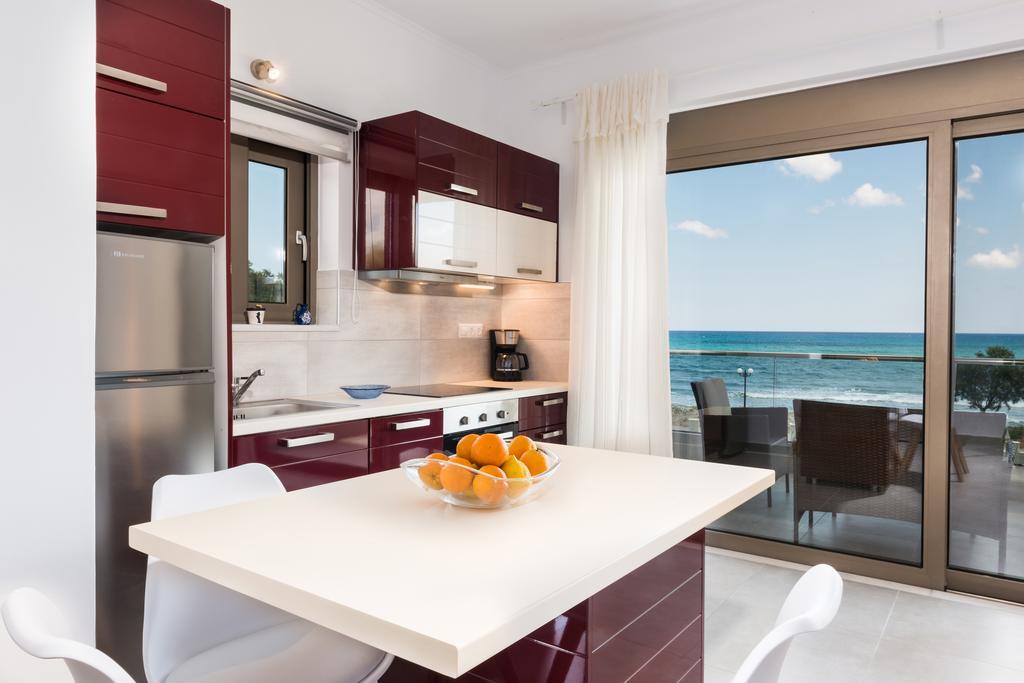 Niovi Seaside Apartment *